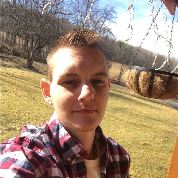 Meet your Posher, Alec - Picture 1 of 1